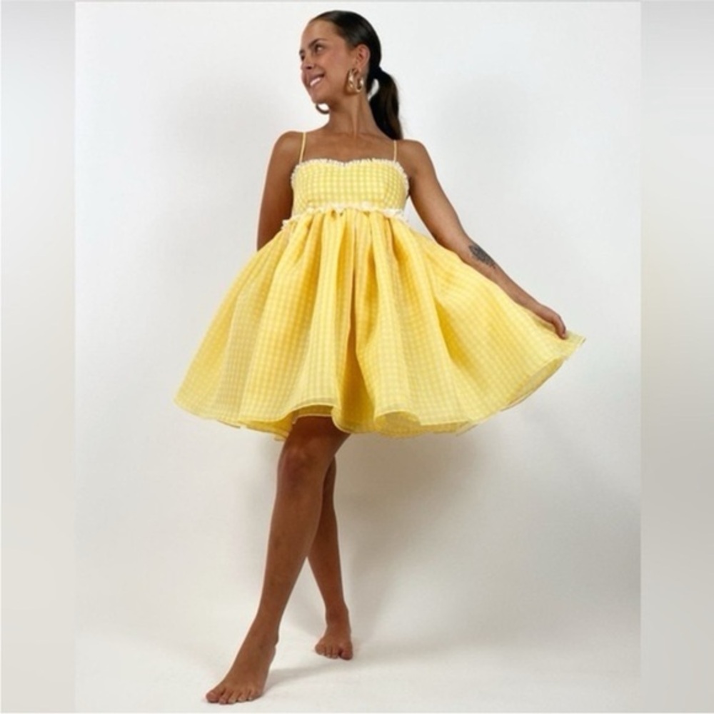 NWT Selkie Yellow Buttercream Gingham Rosebud Mini Poofy Dress - Size Medium